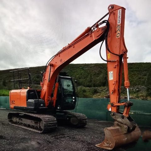 EXCAVADORA HITACHI